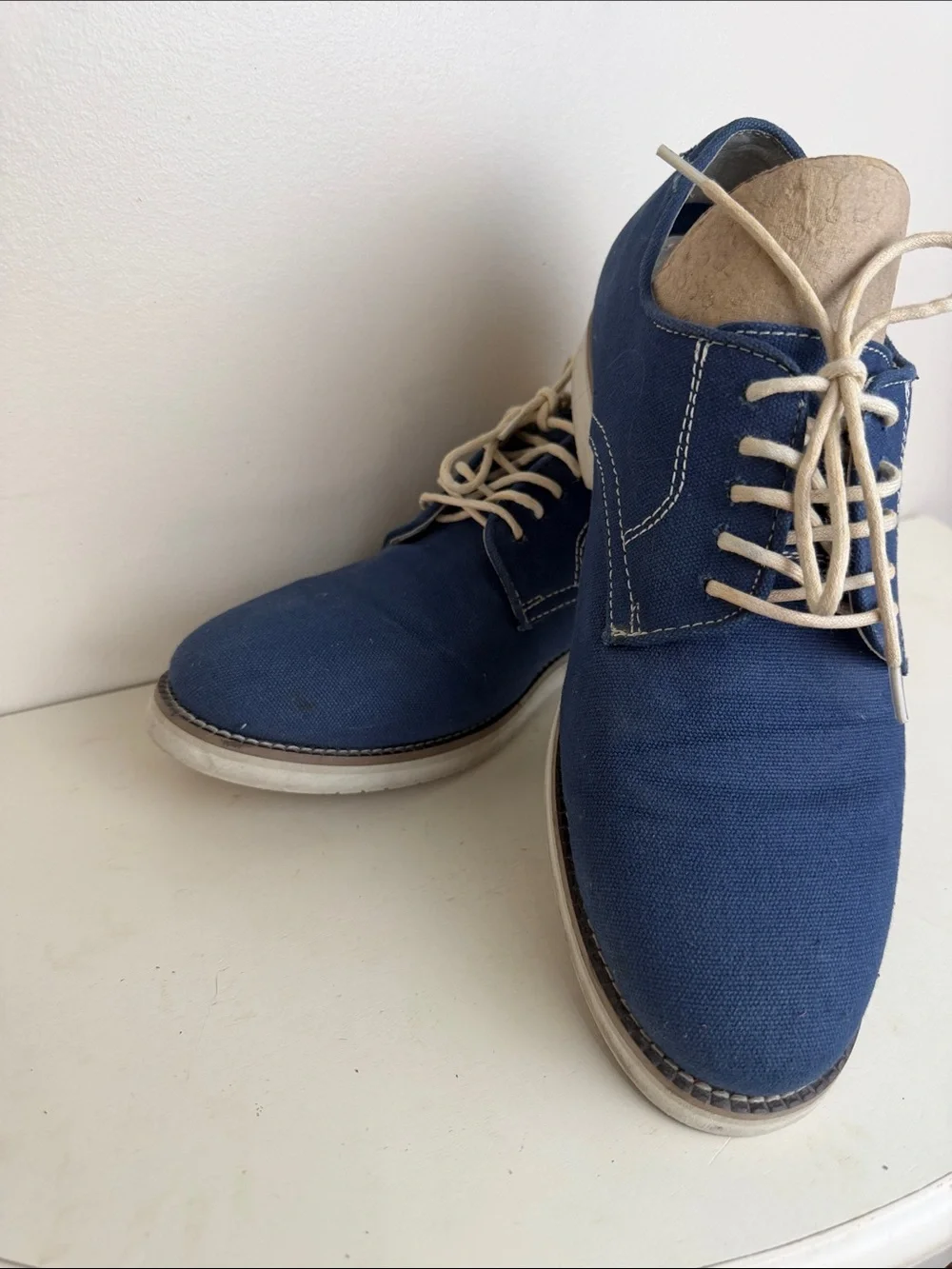 (2267) G.H. Bass & Co. Blue Canvas Derby Shoes with Cream Laces